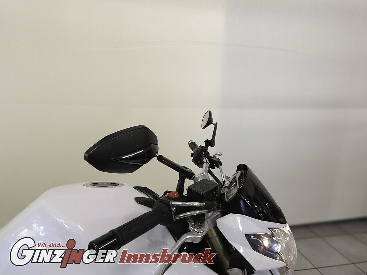 g-000356-g_W3560564_12-suzuki-gsr-750-639178651153910190