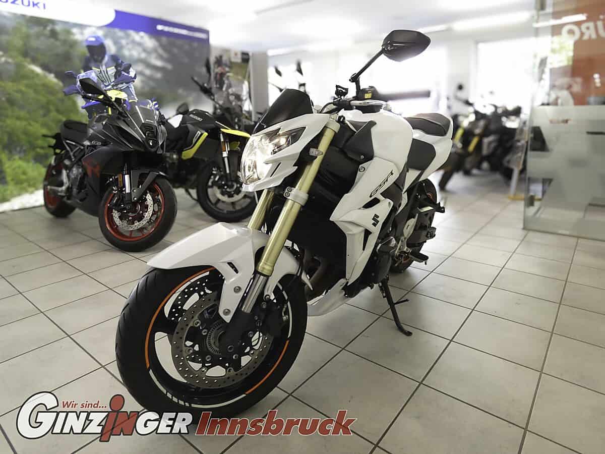 g-000356-g_W3560564_14-suzuki-gsr-750-639178651156150280