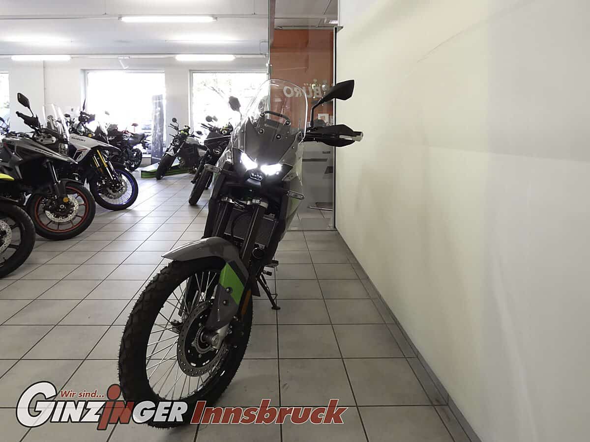 g-000356-g_W3560574_7-kawasaki-kle-500-se-639188213161640910