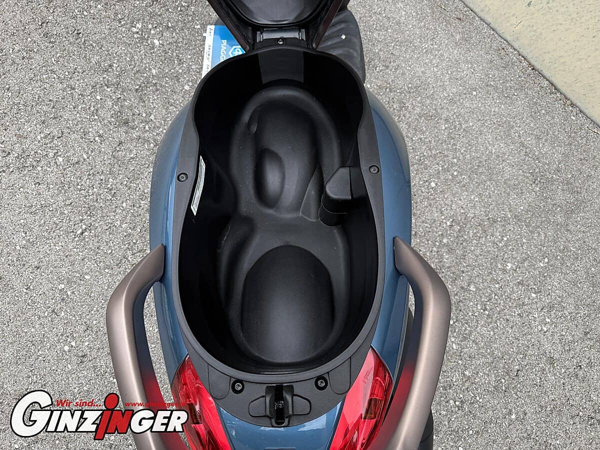 g-000356-g_W3569639_5-piaggio-medley-150-639200310552897450
