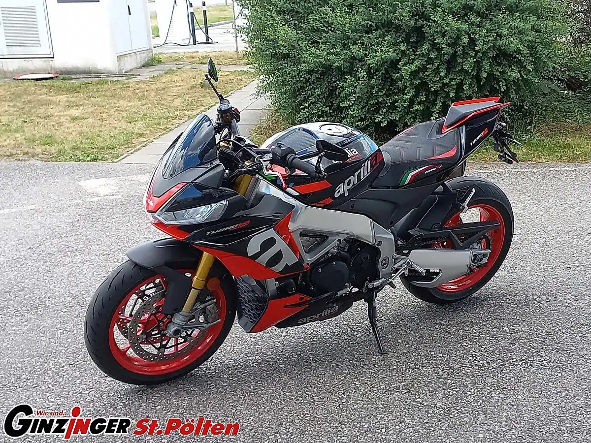 Aprilia-RSV 1000 Tuono R-