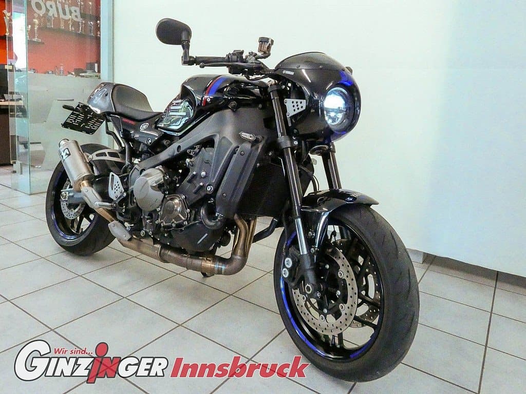 Yamaha-XSR900-