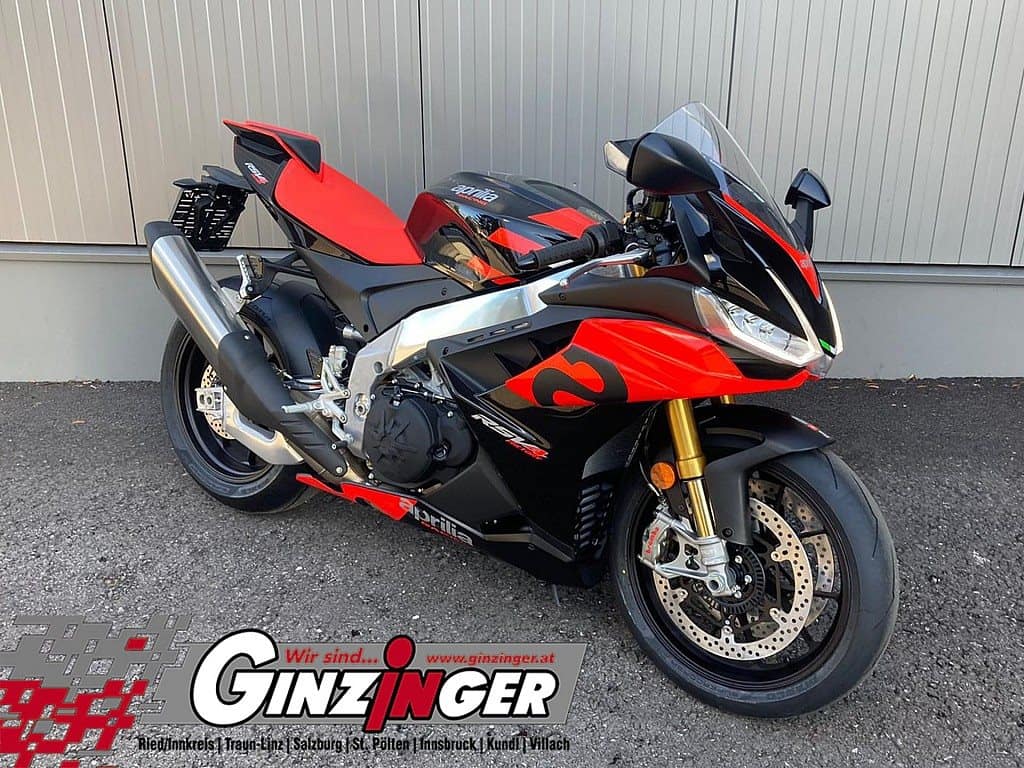 Aprilia-RSV4 1100 Factory-