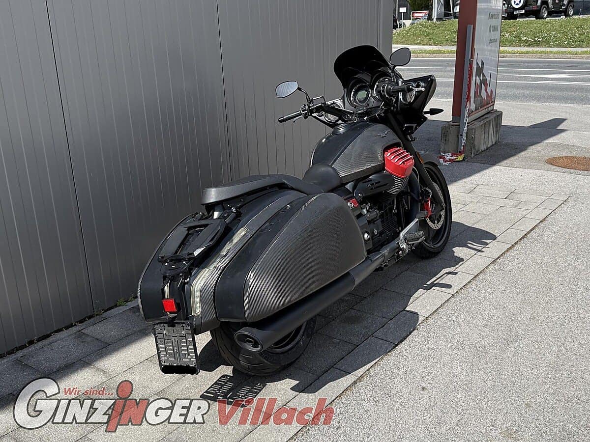 g-000352-g_W3521210_3-moto-guzzi-mgx-21-639214029788561740