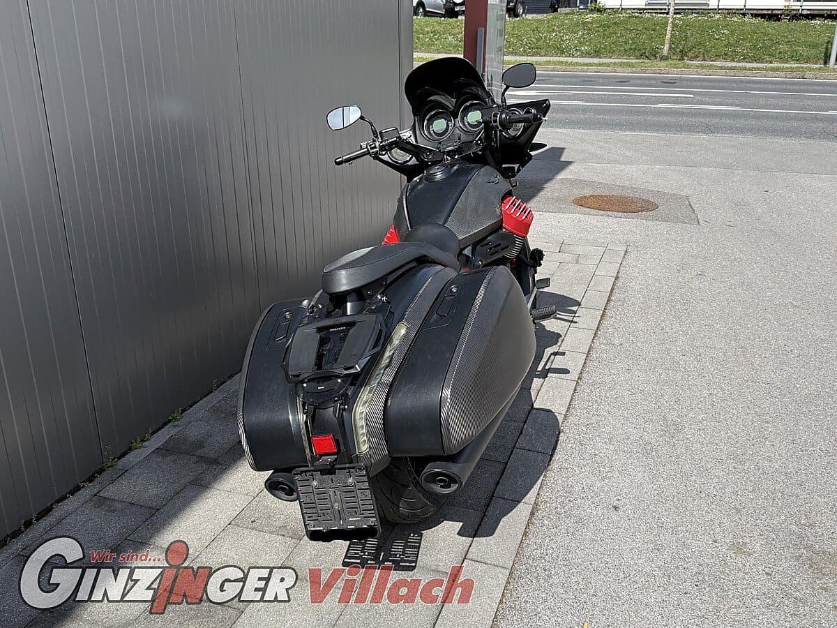 g-000352-g_W3521210_4-moto-guzzi-mgx-21-639230588143161060
