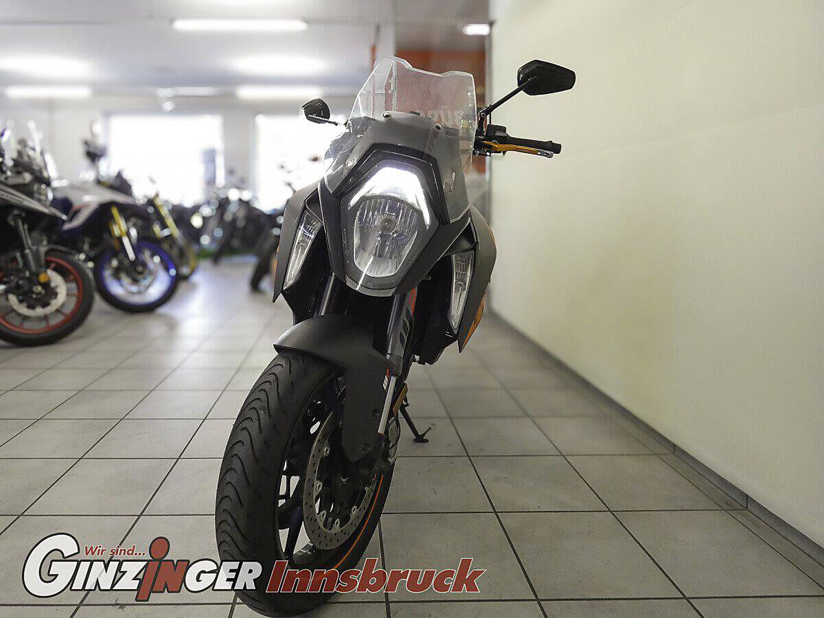 g-000353-g_W3538015_6-ktm-duke-1290-gt-639212441099301660