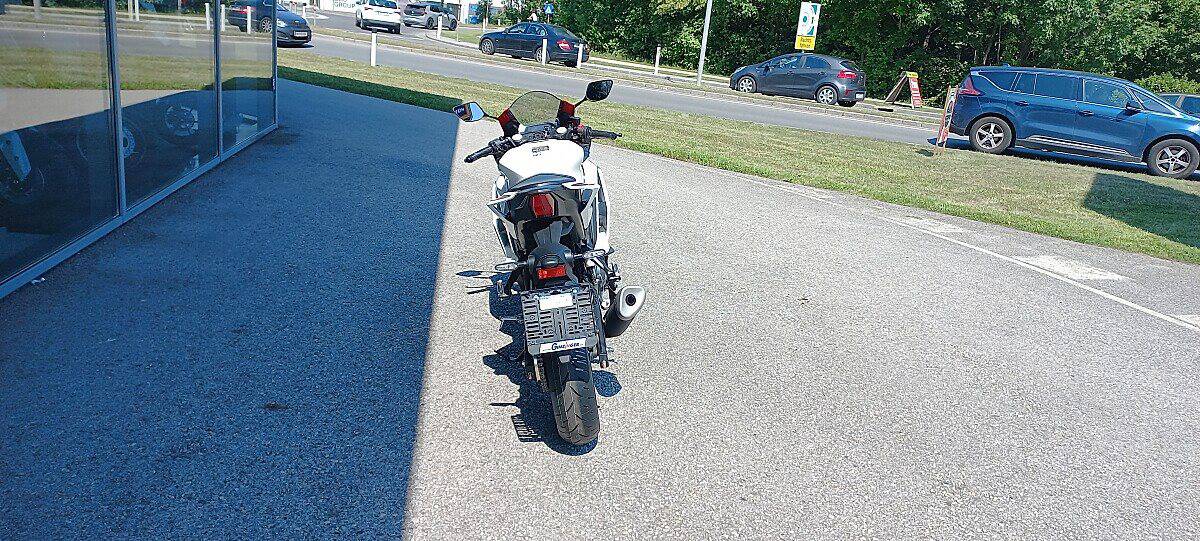 g-000356-g_W3561151_5-yamaha-yzf-r3-639212441155871650