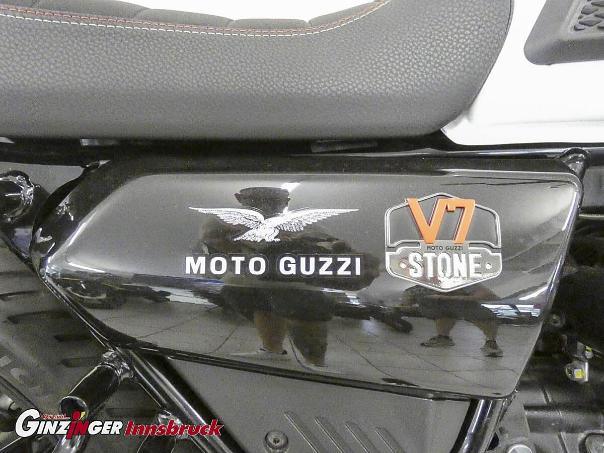 g-000358-g_W3581881_12-moto-guzzi-v7-stone-ten-639217050778783640