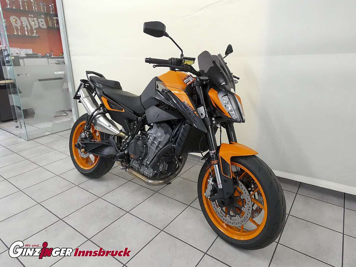 890 Duke
