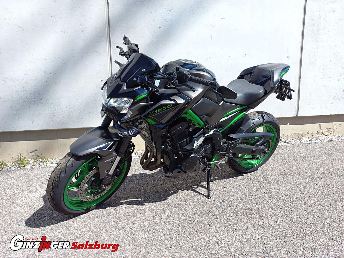 Kawasaki-Z900-