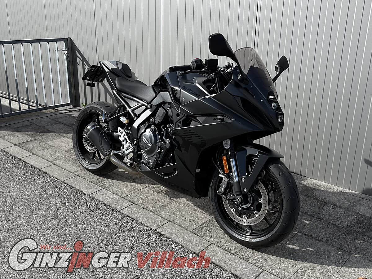 Suzuki-GSX-8R-