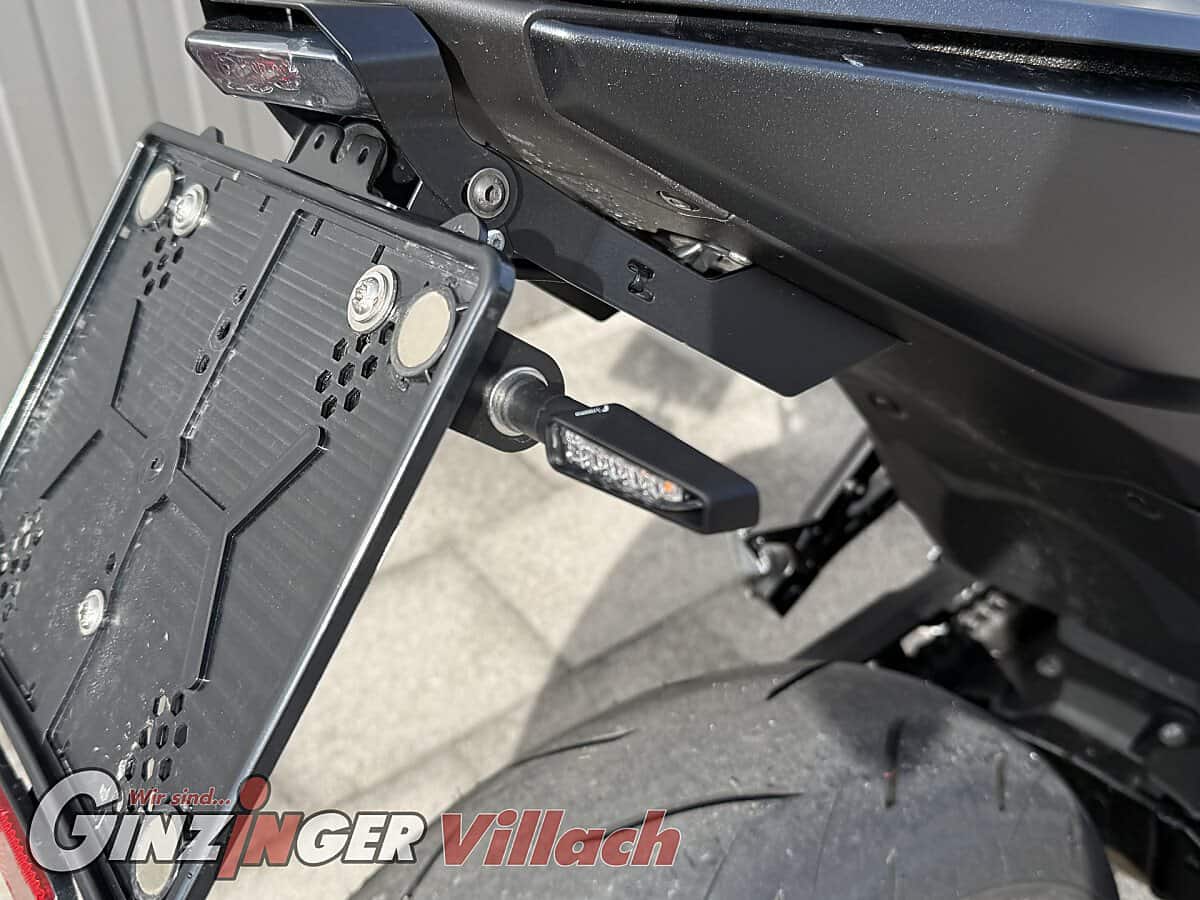g-000359-g_W3594018_11-suzuki-gsx-8r-639234326912933300