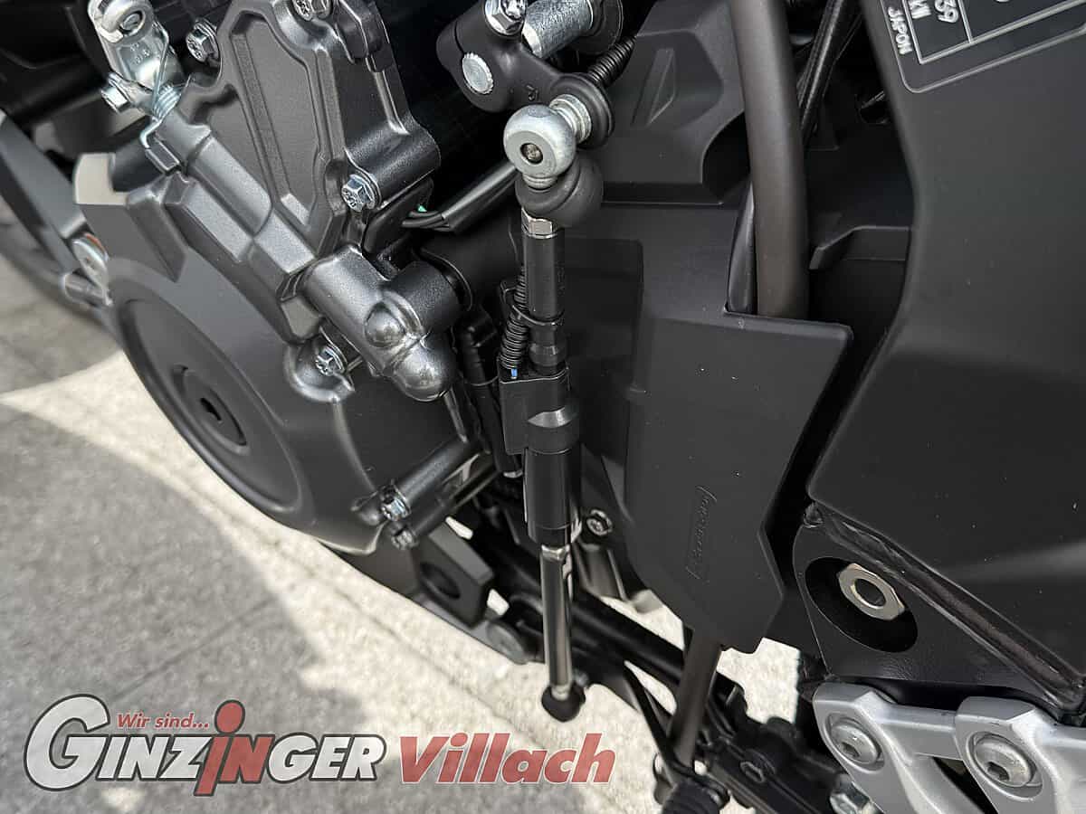 g-000359-g_W3594018_13-suzuki-gsx-8r-639234326914813840