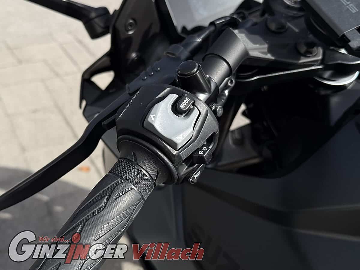 g-000359-g_W3594018_14-suzuki-gsx-8r-639234326915823310