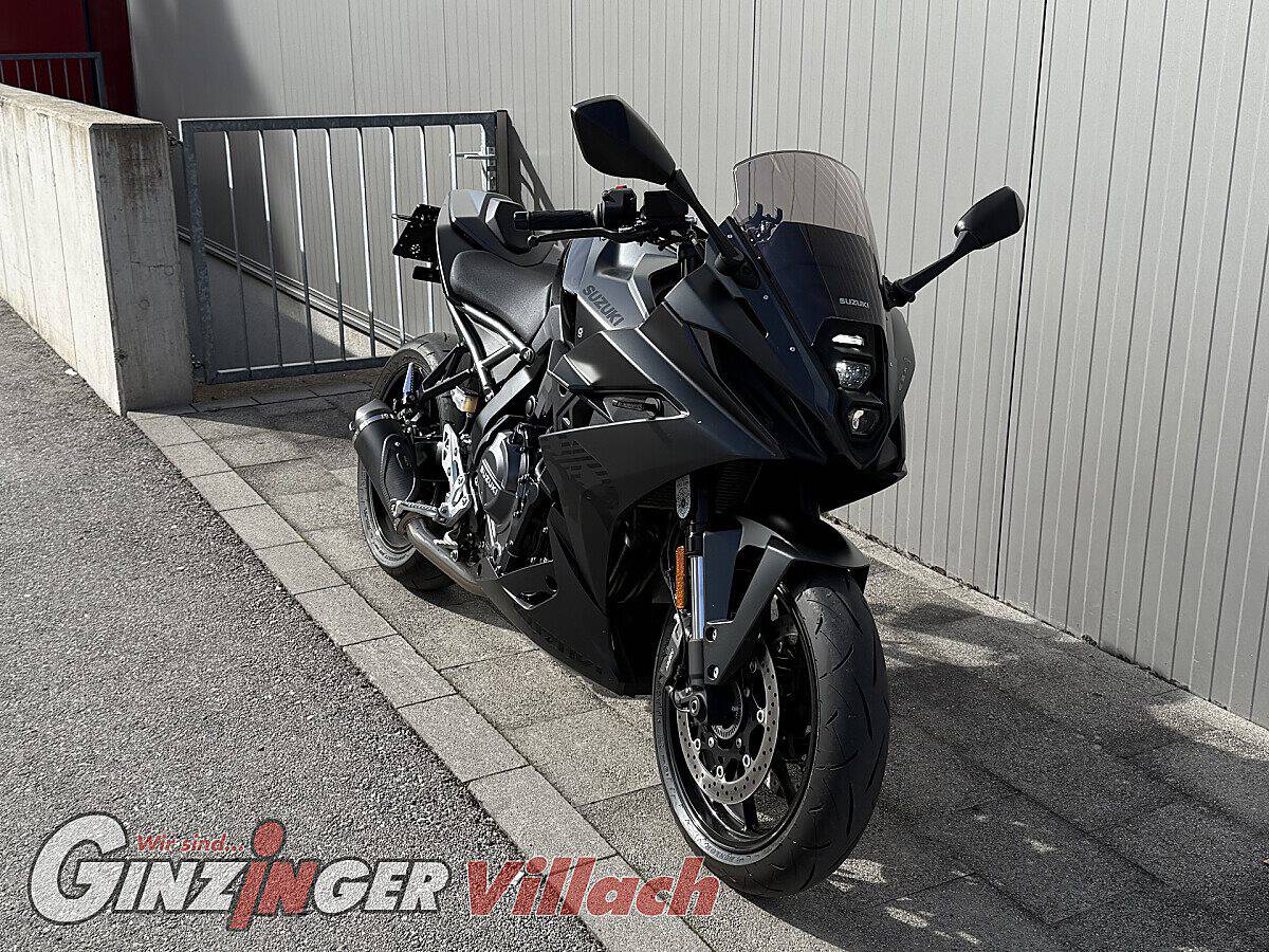 g-000359-g_W3594018_4-suzuki-gsx-8r-639234326905803260