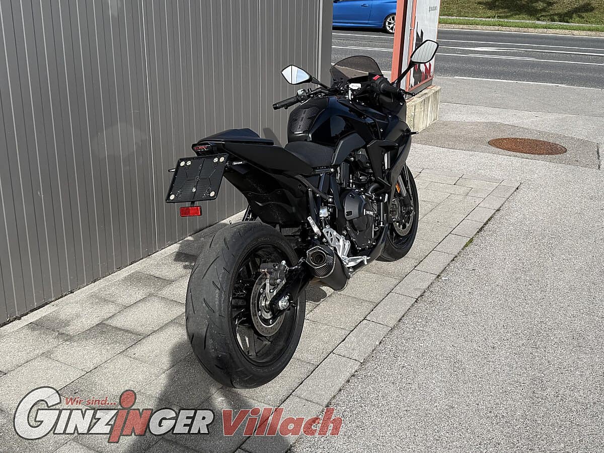 g-000359-g_W3594018_5-suzuki-gsx-8r-639234326906733460