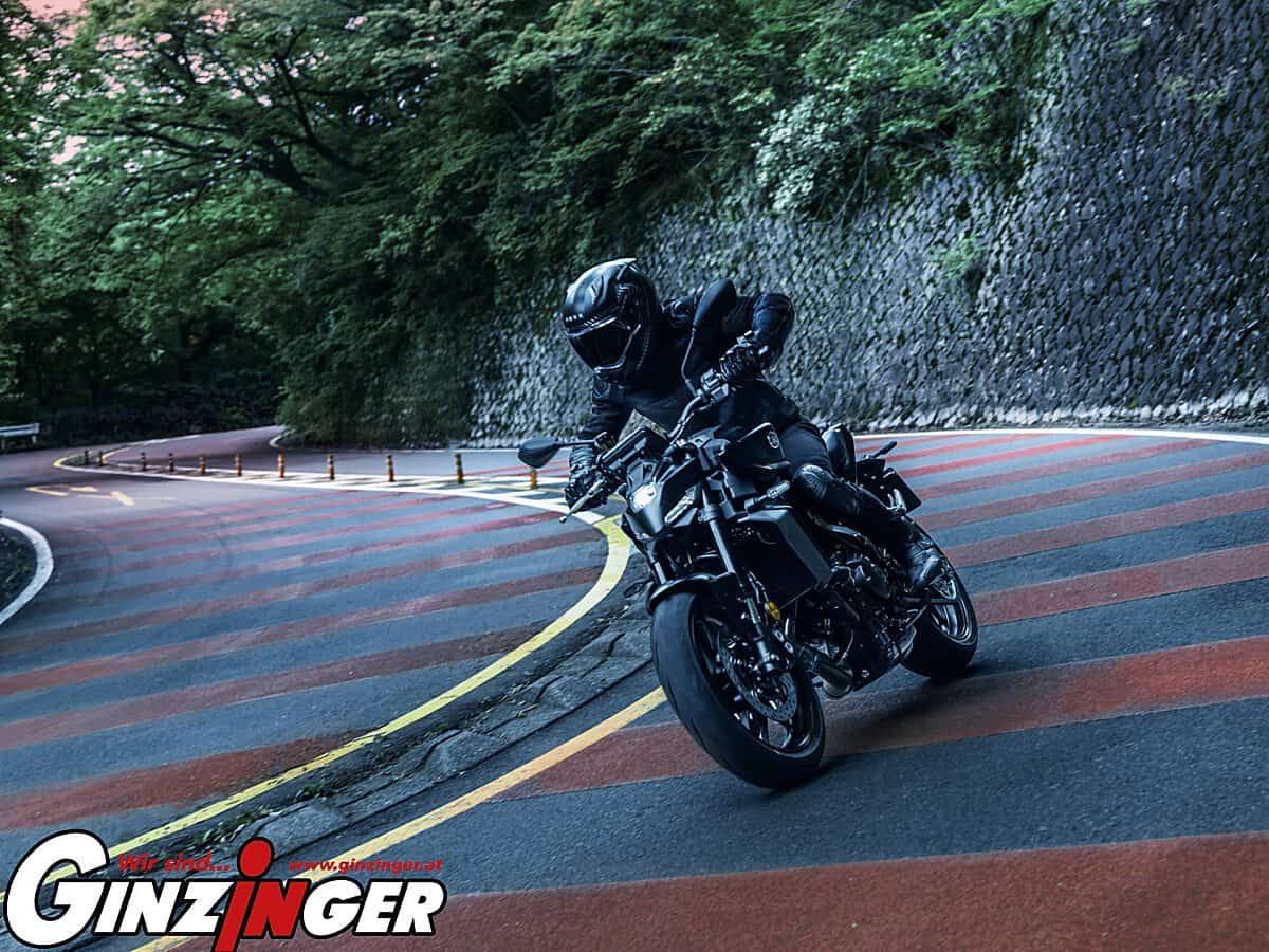 Yamaha-MT-09 Y-AMT-