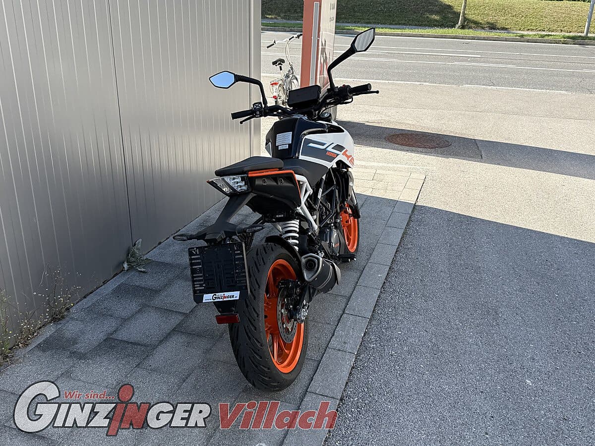 g-000358-g_W3581889_4-ktm-duke-125-639254741788696140