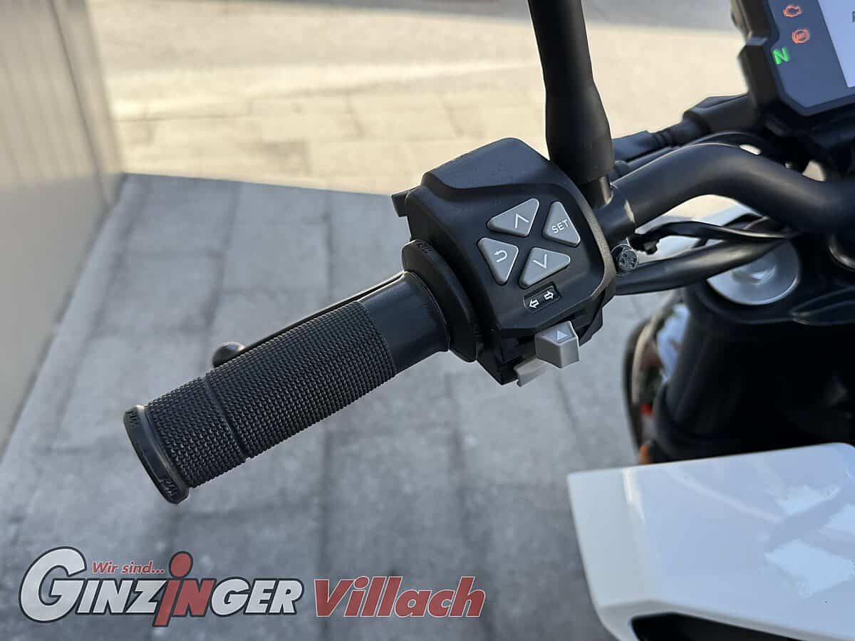 g-000358-g_W3581889_9-ktm-duke-125-639242648484979460