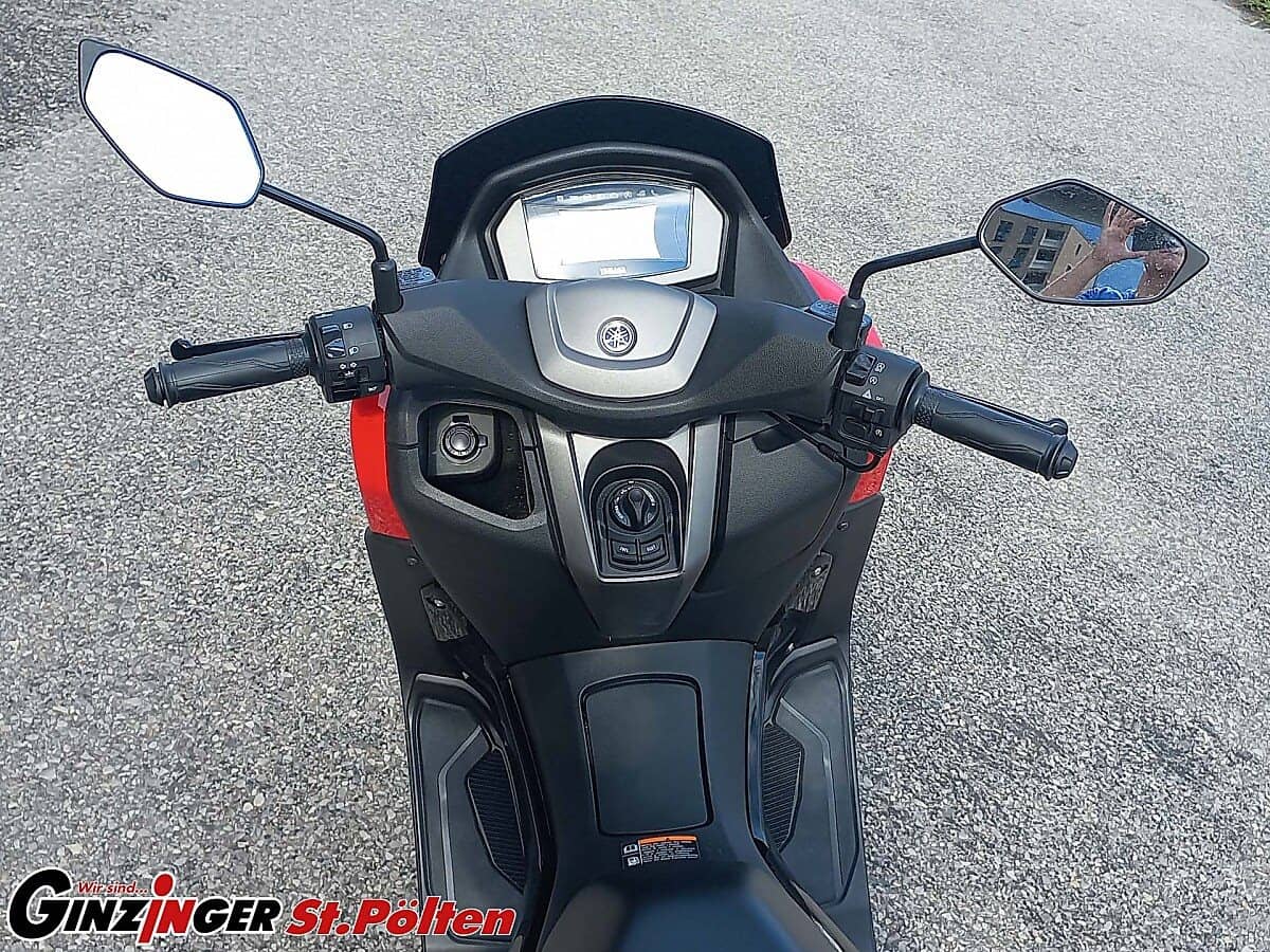 g-000358-g_W3582579_5-yamaha-nmax-155-639242644627150390