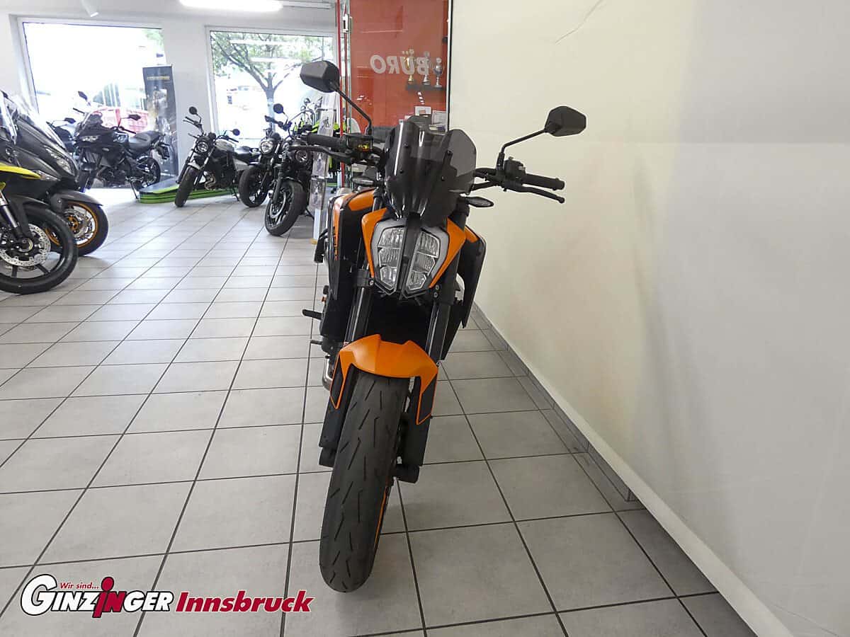 g-000358-g_W3584423_7-ktm-duke-890-639248693202253320