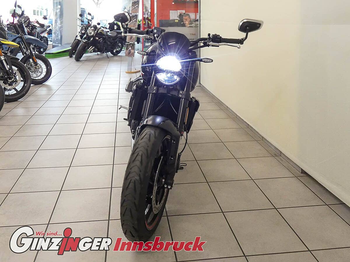g-000359-g_W3596834_6-triumph-trident-660-639260247068386830