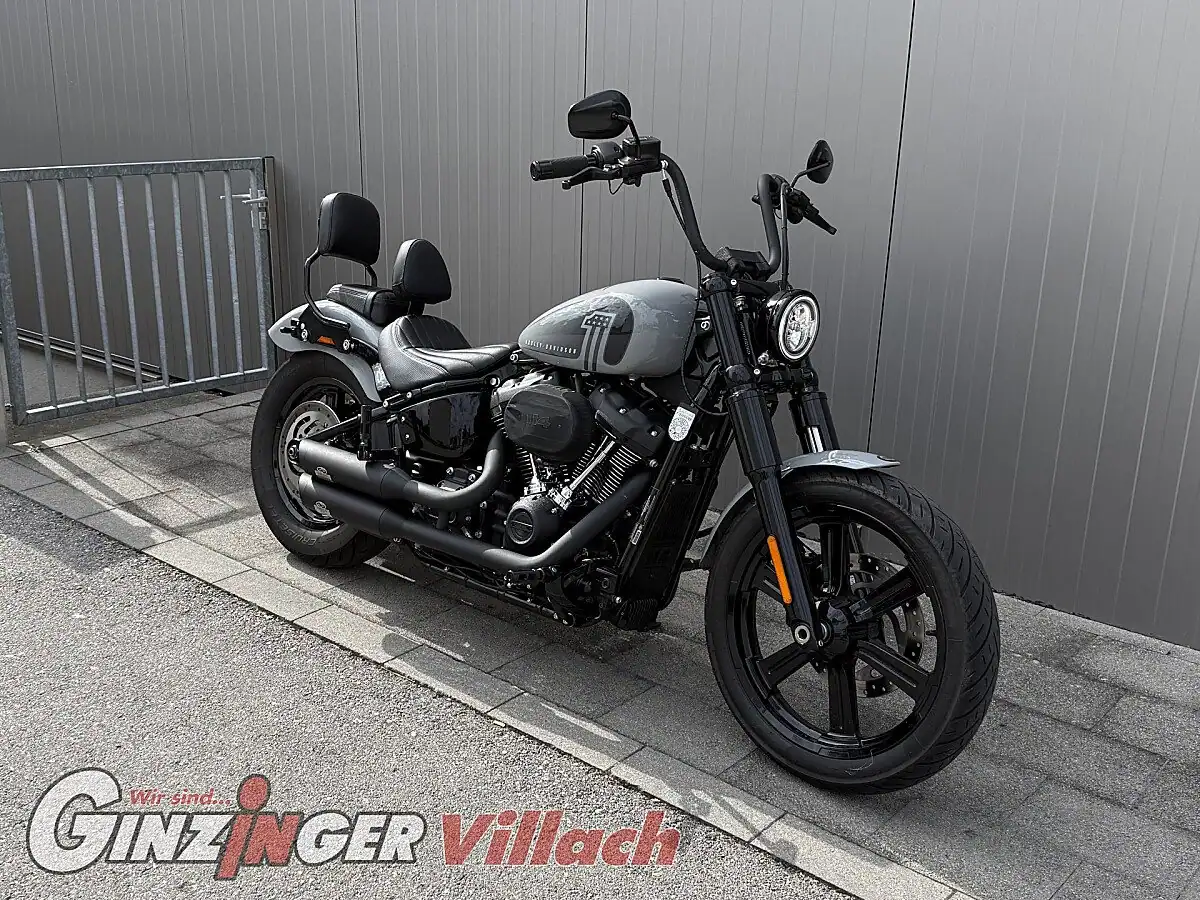 Softail Street Bob 114 FXBBS