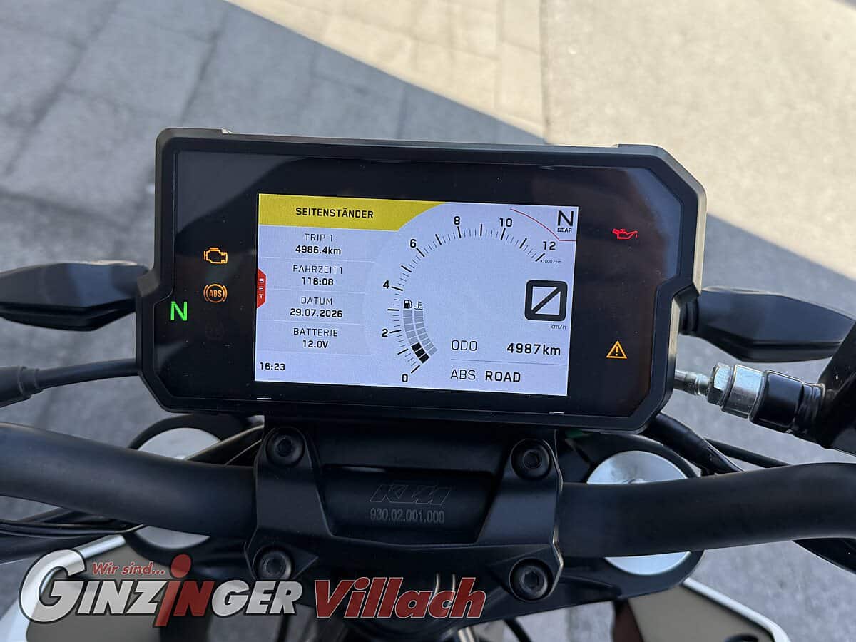 g-000358-g_W3581889_8-ktm-duke-125-639272923114302920