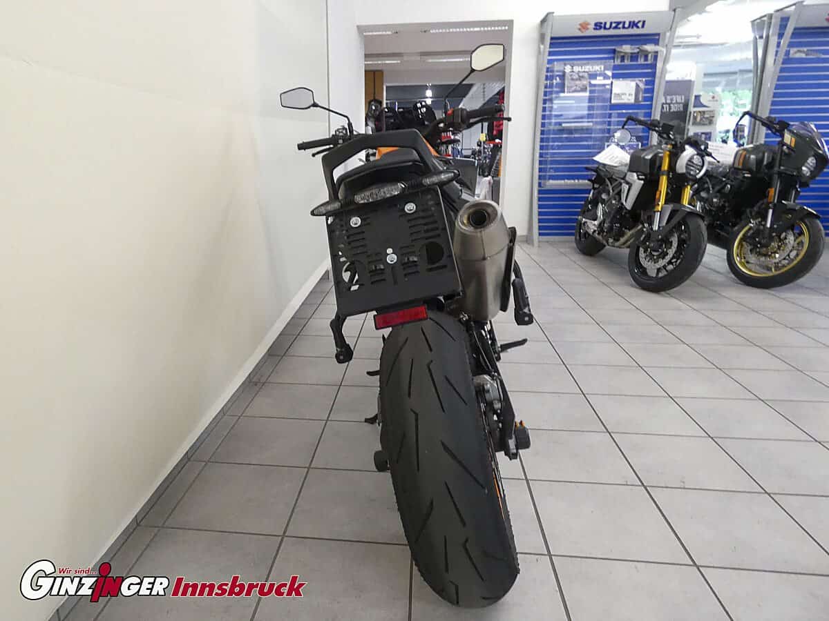 g-000358-g_W3584423_6-ktm-duke-890-639272920727203430