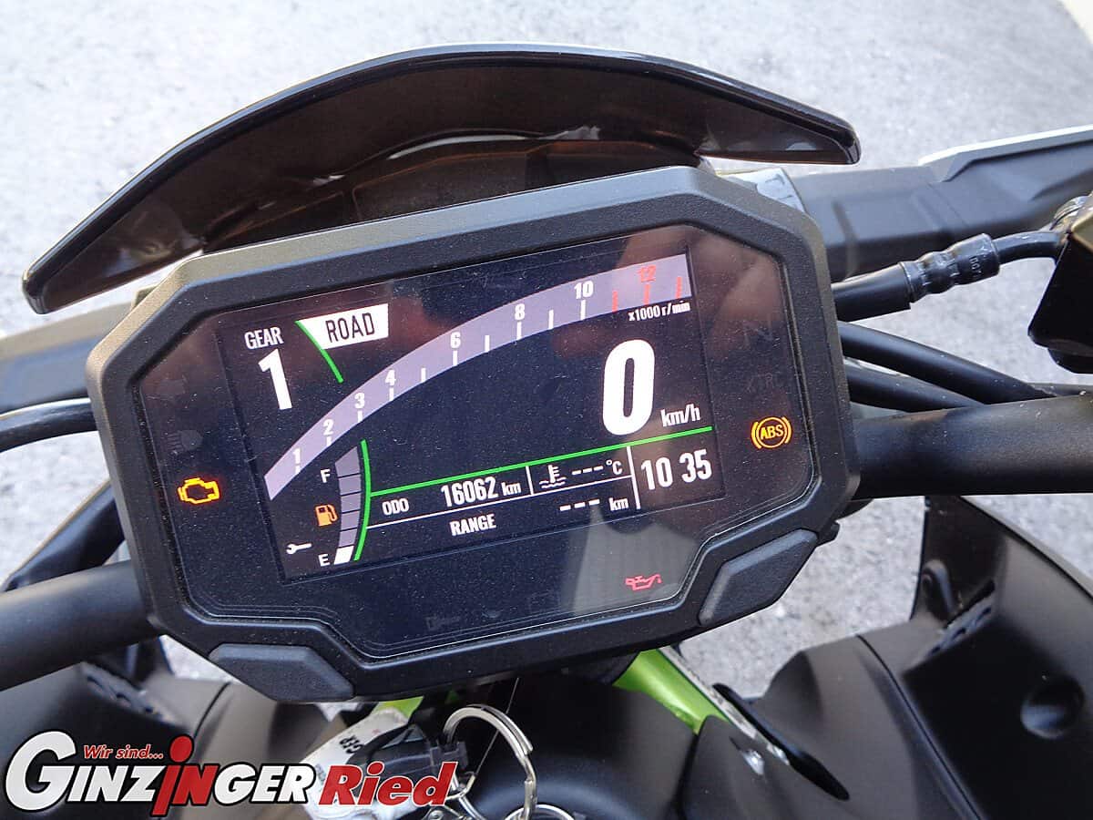 g-000358-g_W3585596_6-kawasaki-z-900-639266839774812380