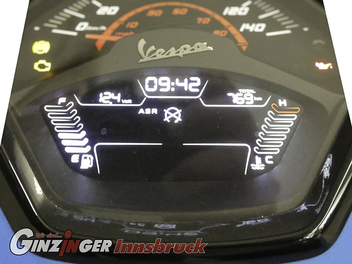 g-000359-g_W3596836_12-vespa-gts-310-s-super-sport-639266837171502790