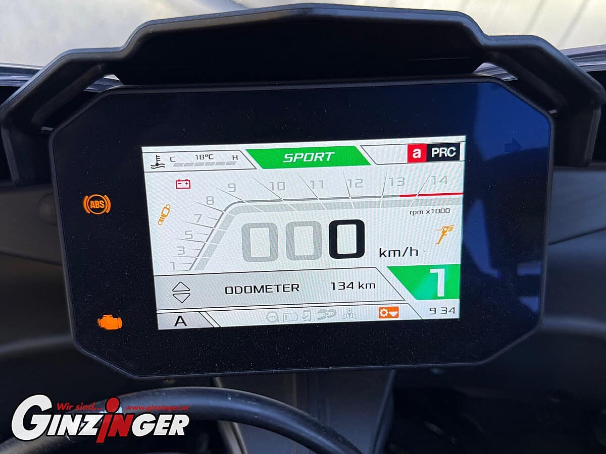 g-000361-g_W3618000_5-aprilia-rsv4-factory-aprc-639270207556560180