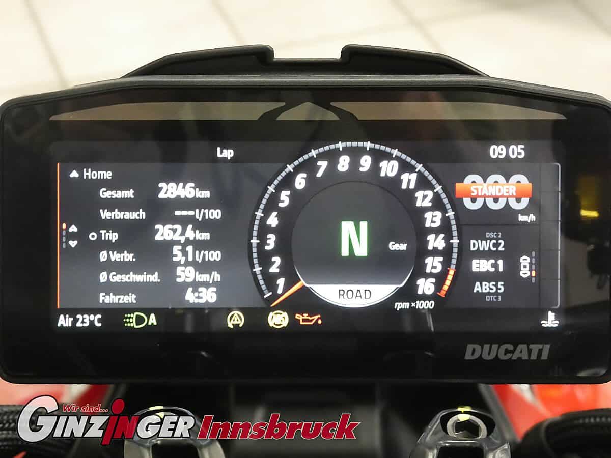 g-000362-g_W3620514_12-ducati-streetfighter-v4-s-corse-639278970876866210